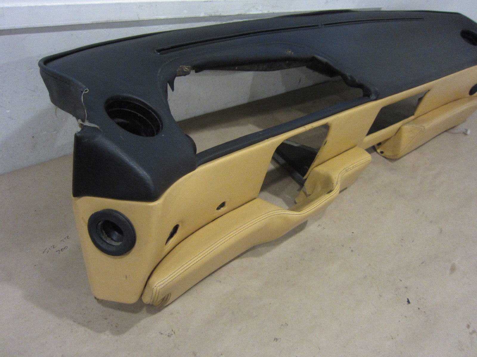 Ferrari Mondial t - LHD Dashboard Upper And Lower / Black And Tan - P/N 63001400