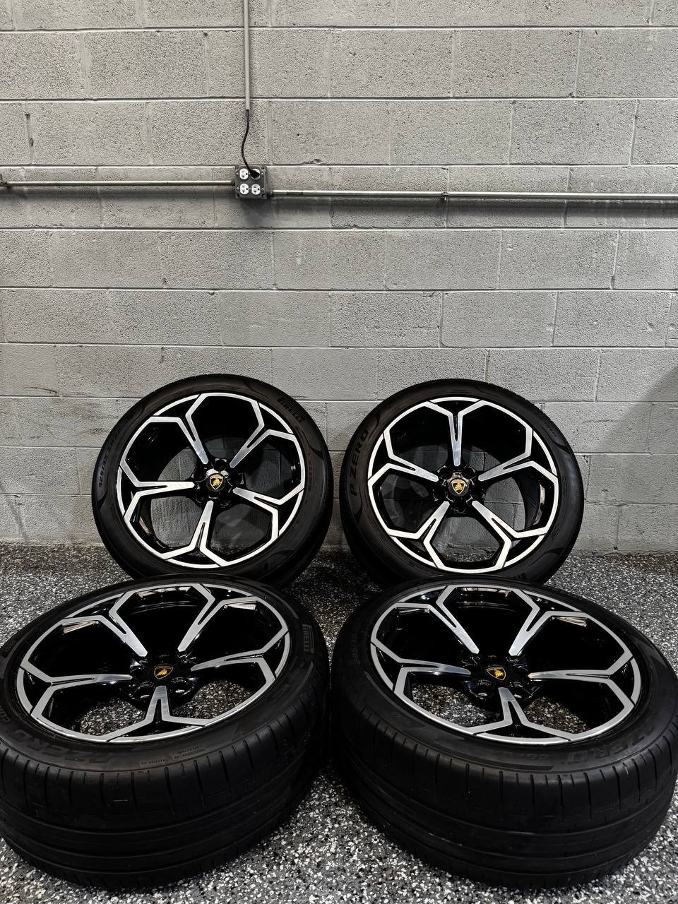 Lamborghini Urus Wheels Set of 4