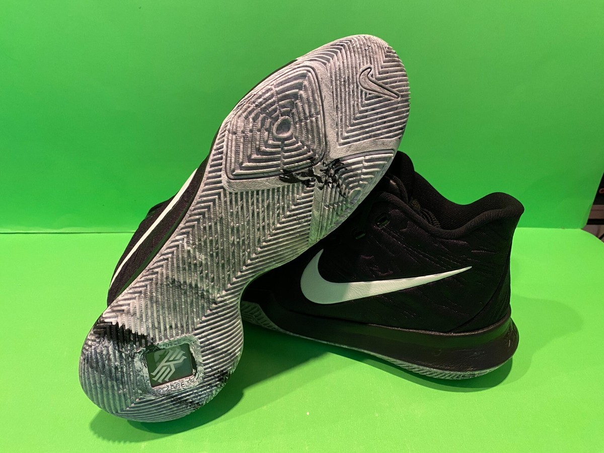 BRAND NEW RARE NIKE KYRIE 3 BHM SZ 9.5 DS LIMITED BLACK HISTORY