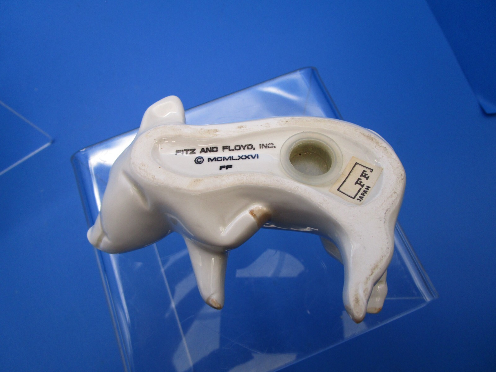 FF FITZ & FLOYD Nesting Hugging Pigs White Salt & Pepper SHAKERS 1976