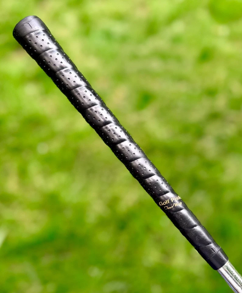 Cleveland Tour Action 588 3 ferros – eixo de aço, flex regular, aderência Golf Pride - Imagem 4 de 4