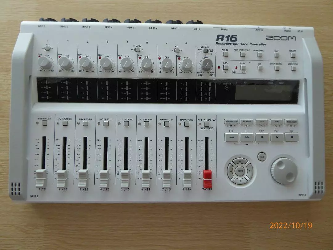 Zoom R16 Portable Multitrack Recorder Controller and Interface Japan