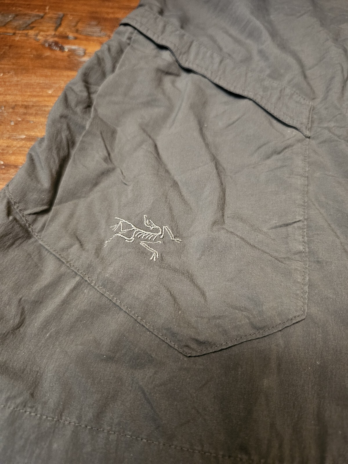 Arc'teryx pantaloncino cargo lungo uomo Rampart colore grigio taglia 36 x 13