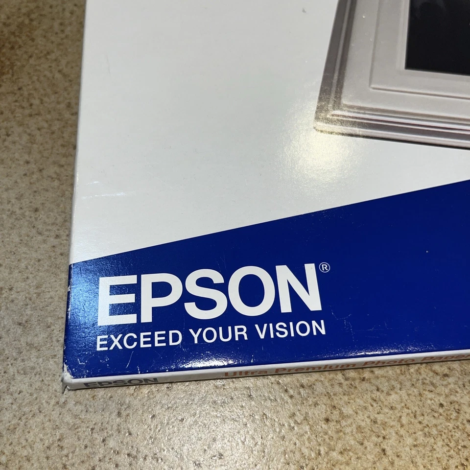 Epson Ultra Premium Calidad Fotográfica Brillante Inyección 8.5 X 11 79lb 20 Hojas S041935 Foto 3 de 4