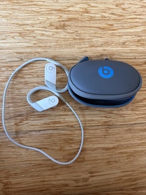 Beats Powerbeats 4 Wireless Earphones A2015 White   Tested & Working
