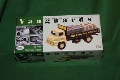 LLEDO VANGUARDS THAMES TRADER FLATBED TRUCK ST KEW DAIRY LIVERY 1/64