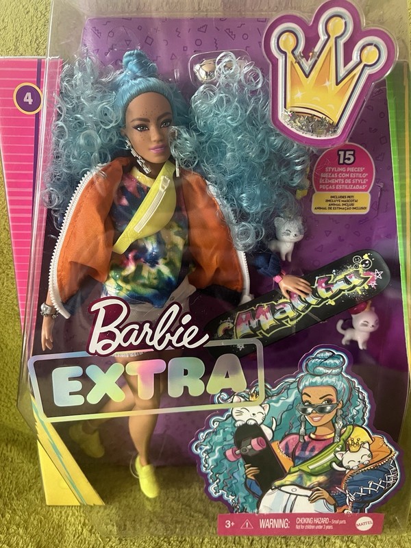 2021 Mattel Barbie Extra Doll #4 2 Pet Cats #GRN30 NIB curvy Blue Curly Hair