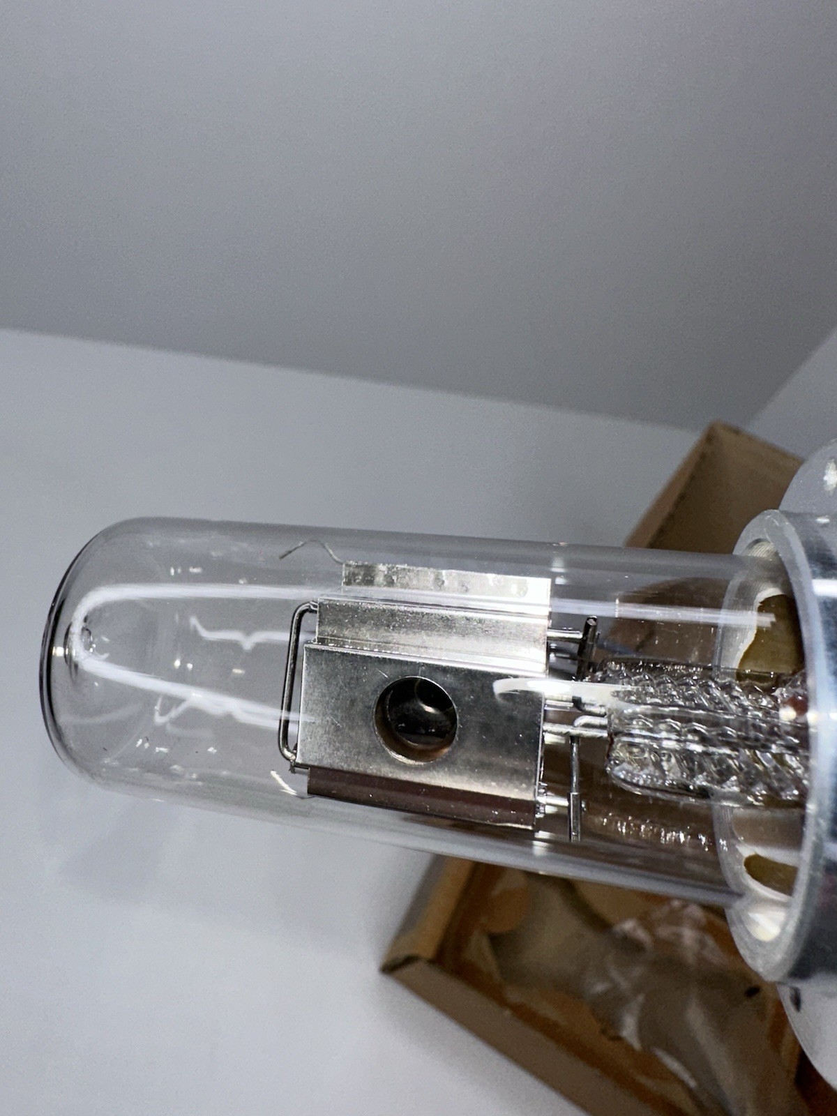 Hewlett Packard 79883-60002 Deuterium Lamp – For HP 1050 HPLC Detector