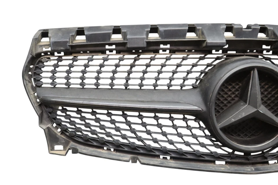 Parrilla de parachoques central delantera Mercedes Clase C CLA250 14-18 A0008880060 OEM Foto 4 de 4