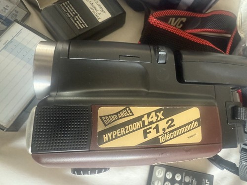 Caméscope Compact VHS JVC GR-AX69S - Photo 9/11