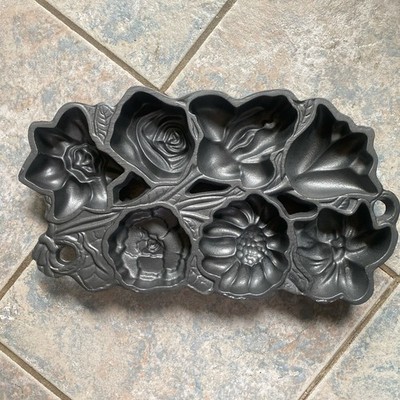 VTG John Wright Cast Iron Flower Mold Muffin Bread Baking Pan 1991 USA 13 x 7.5 