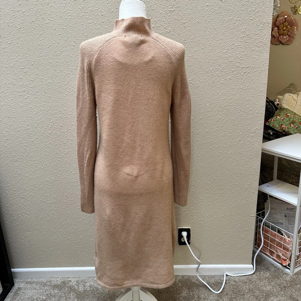 Vestido Suéter Banana Republic Lana Merino Tostado Neutro Largo Midi Cuello Tortuga XS/S Foto 4 de 4