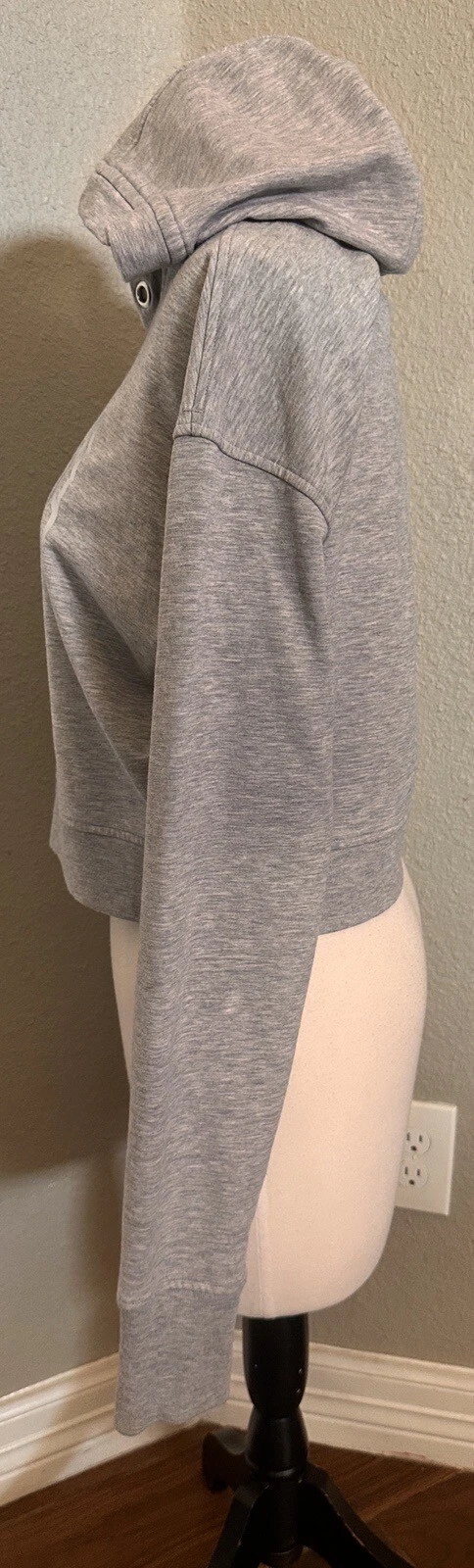 UNDERCOVER Felpa con cappuccio Victoria’s Secret VICTORIA SPORT grigia ritagliata manica a log con fori per il pollice