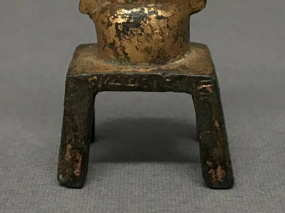 Antigua estatua china de Buda Guanyin de bronce dorado de la dinastía Tang 唐代 楊柳淨瓶觀音像 銅鎏金佛像 Foto 3 de 4