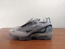 black laceless vapormax