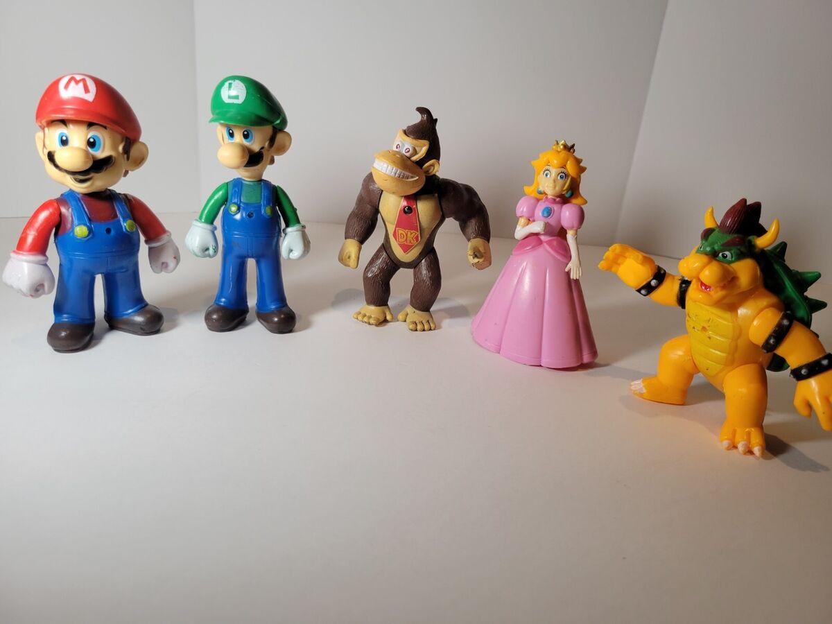 Super Mario Nintendo 4 Figure 2 Pack: Mario & Peach