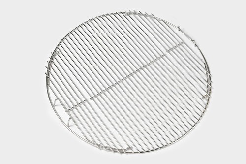 Vielseitiger 22 Zoll Edelstahl Grillrost mit erhöhten Griffen für BBQs - Bild 5 von 7