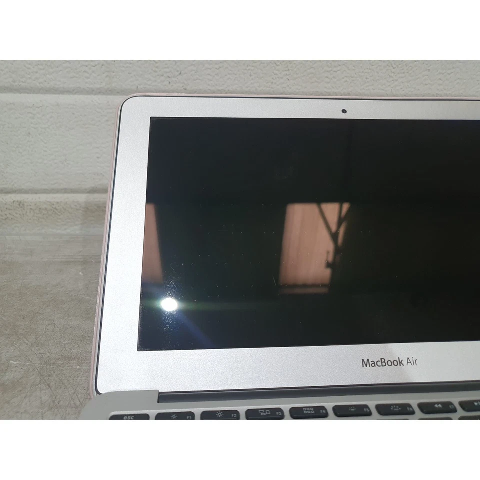Apple MacBook Air A1370 Laptop Silver Wifi 11.6" LED-Backlit Display (4GB+128GB) - Image 4 of 4