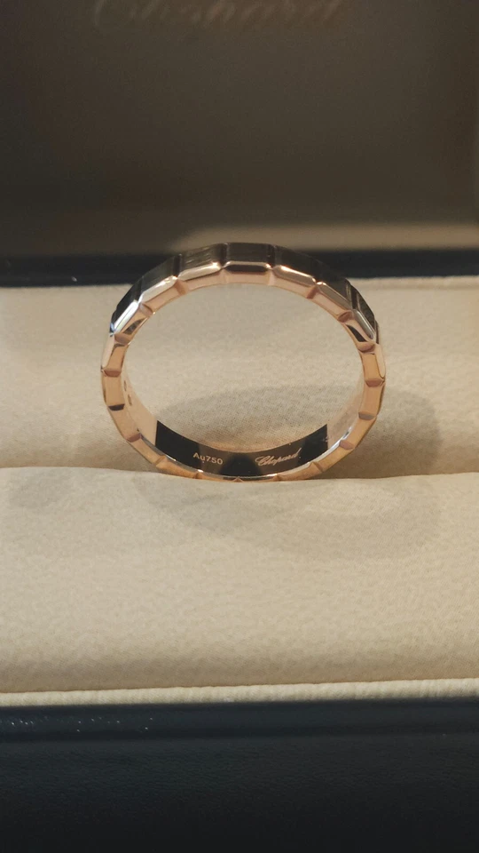 Anillo Chopard Ice Cube oro rosa 18 quilates talla 58 (8,5) Foto 2 de 2