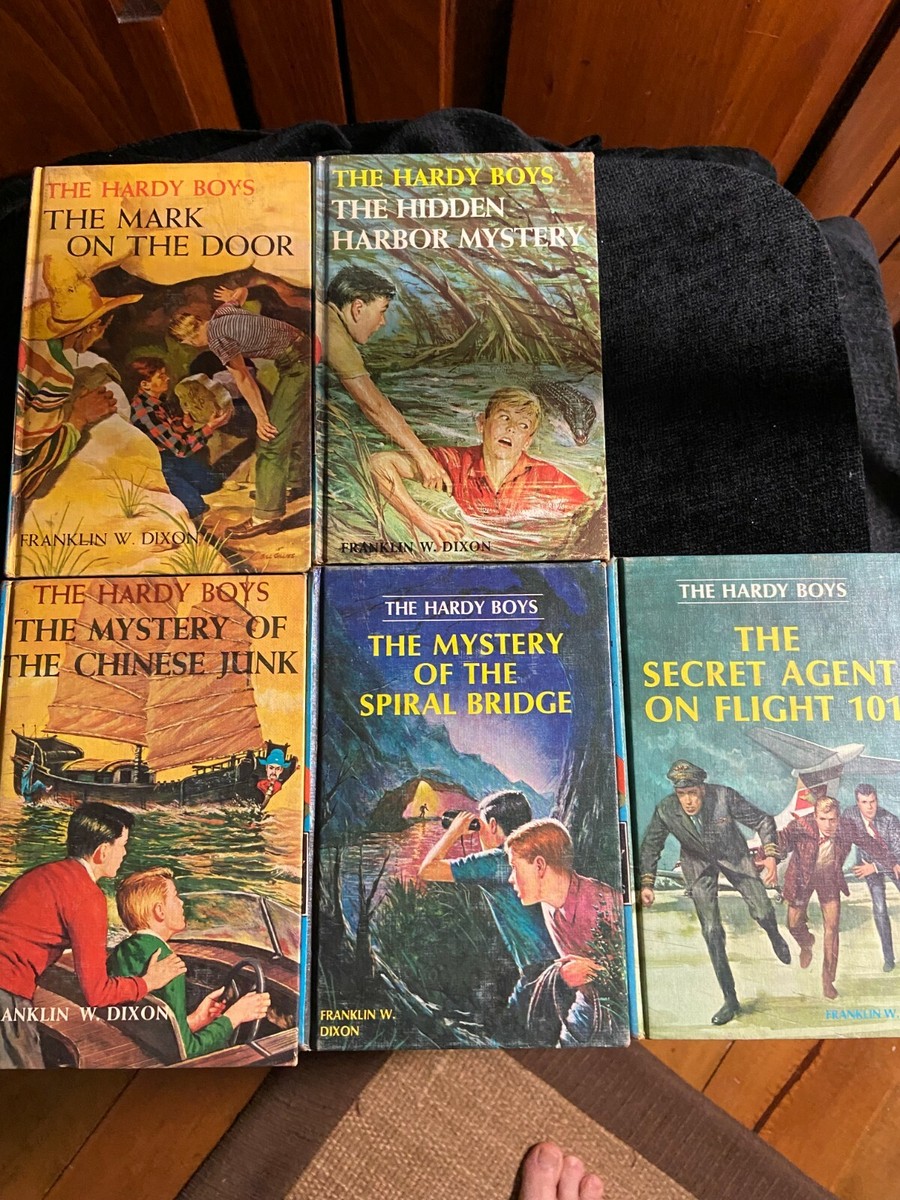 Lot of 5 HARDY BOYS BOOKS by Franklin W. Dixon #13, #14, #39, #45