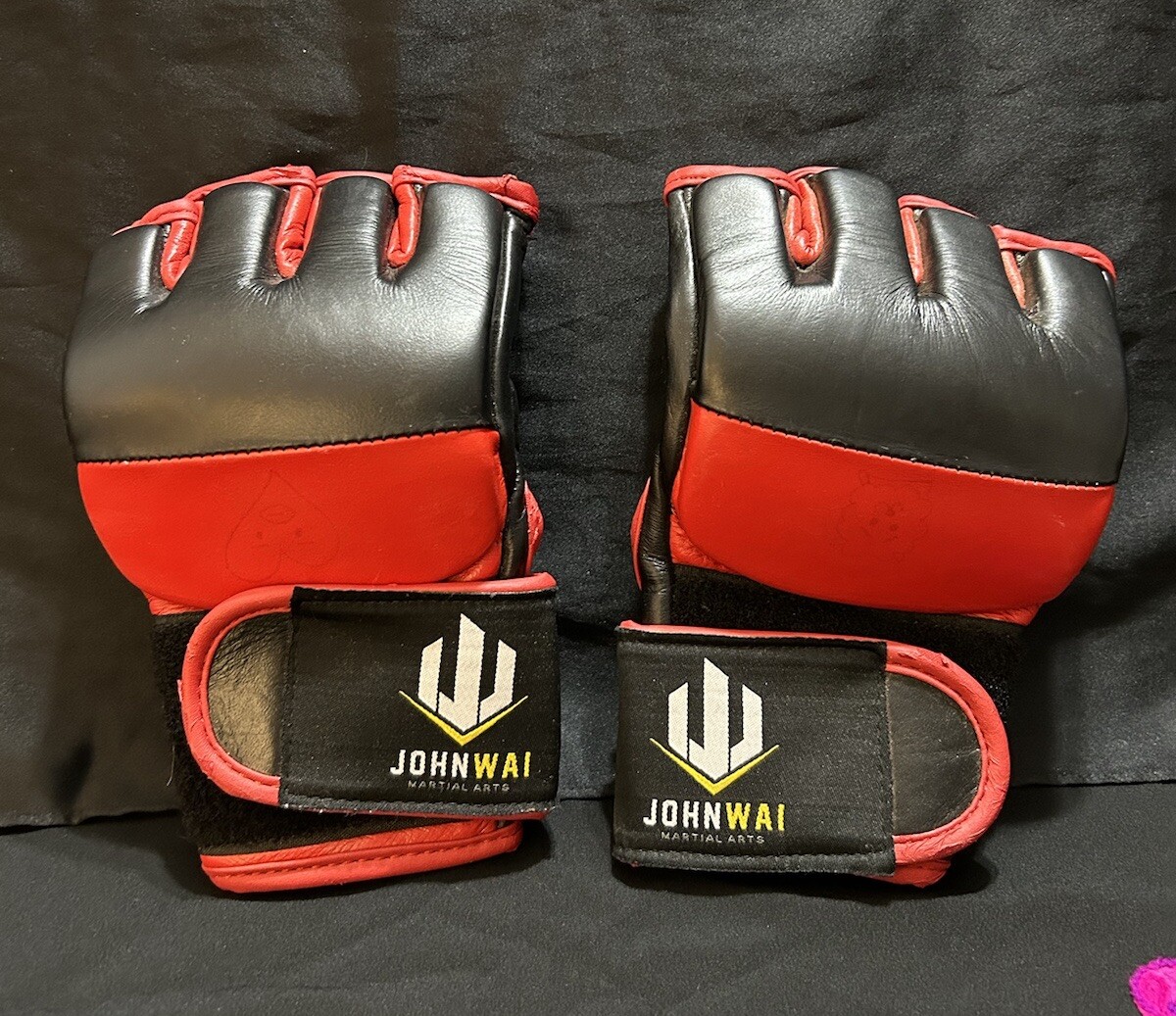 John Wai Martial Arts Gloves MMA Training Unisex Men Women Size Small Red Black