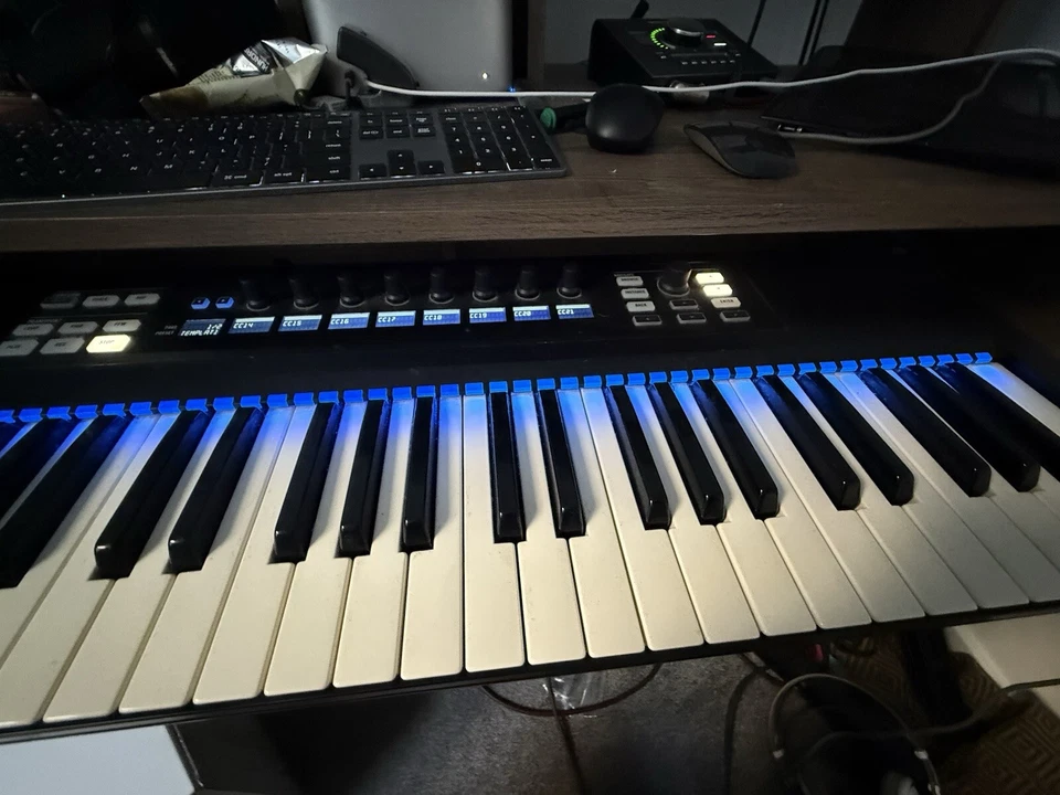 Komplete Kontrol S49 Mk1 - Image 2 of 4