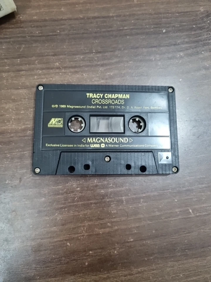 Tracy Chapman Crossroads INDIA CLAMSHELL CASSETTE RARE - Image 3 of 4