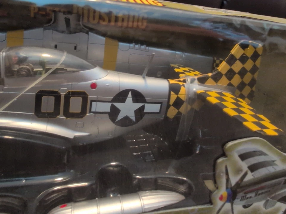 NEW IN BOX 1:32 P-51D Mustang Double Nuthin' Lt. Grant Smith 32x LIMITED EDITION - Image 2 of 4