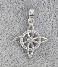 Dije Nudo de Bruja 925 Mex. Sterling Silver Witch Knot Pendant Charm CZ Amuleto
