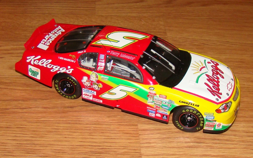 Team Caliber Owners Nascar TERRY LABONTE #5 Kellogg's 2000 Chevy Monte Carlo - Image 3 of 4