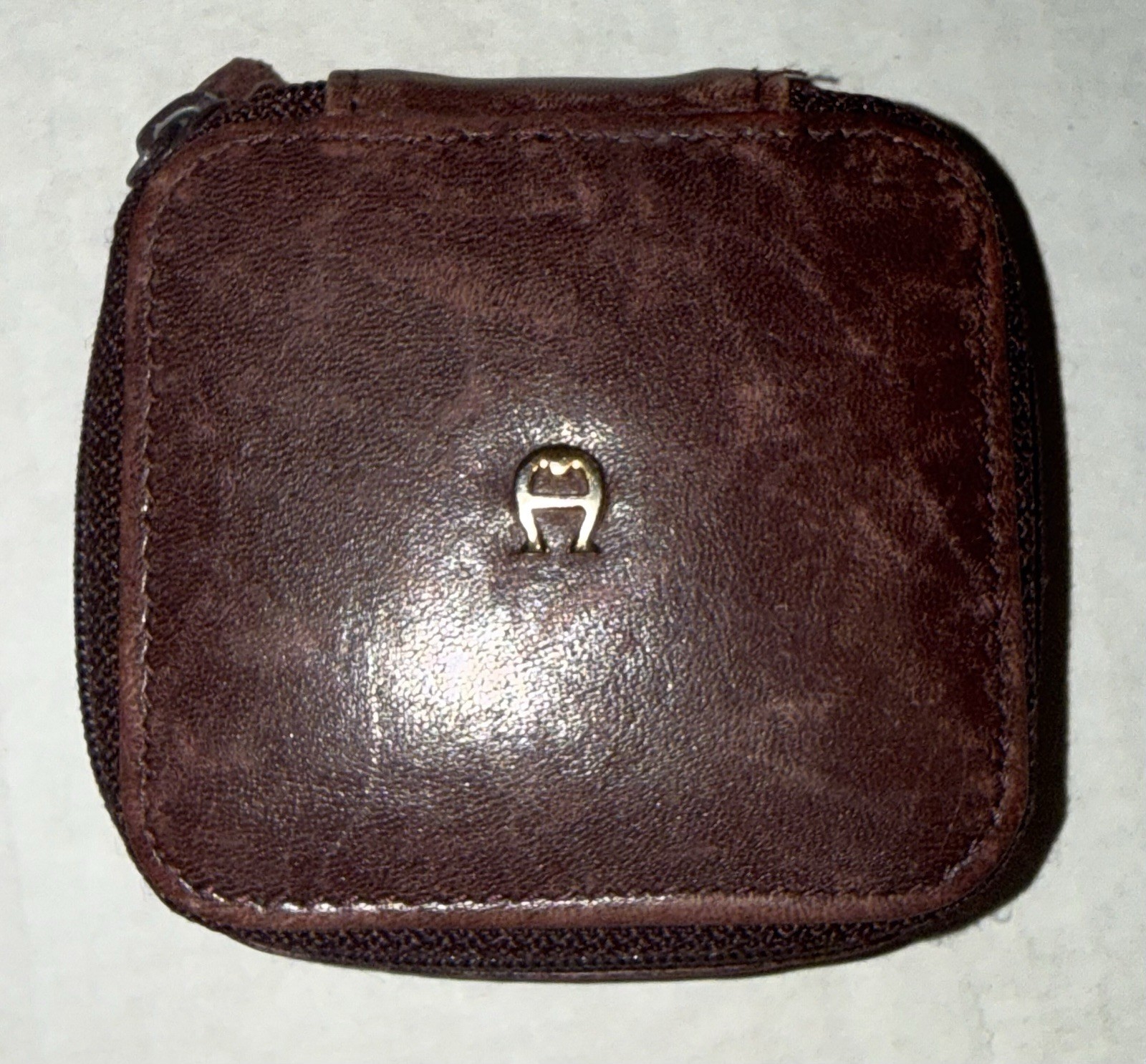 Travel Case Zip Around