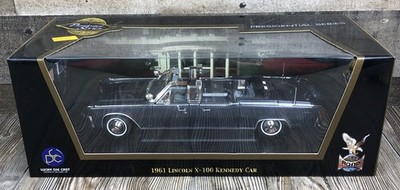 Road Signature Presidential Series 1961 Lincoln X-100 Kennedy Car