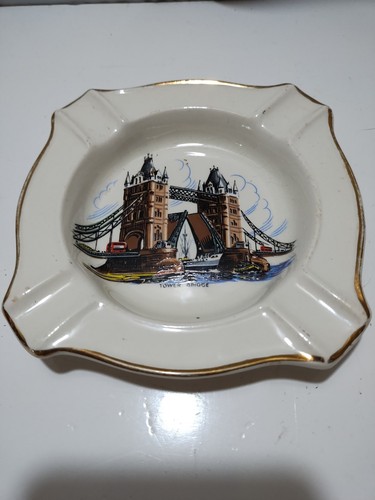 LONDON Tower Bridge Ashtray Trinket Plate White Metallic Gold ceramics Souvenir - Picture 2 of 11