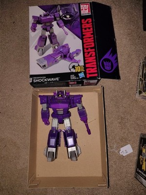Transformers Generations Decepticon Shockwave Exclusive Figure