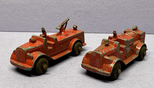 Tootsietoy Hose Pumper Fire Trucks lot of 2 Vintage 1947 Made In USA Diecast