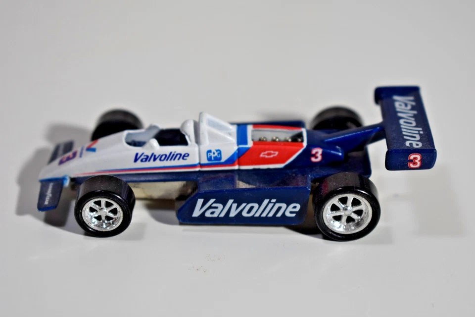 Hot Wheels 1992 Premiere Edition Al Unser Jr #3 Valvoline Pro Circuit Indy Car - Image 3 of 4