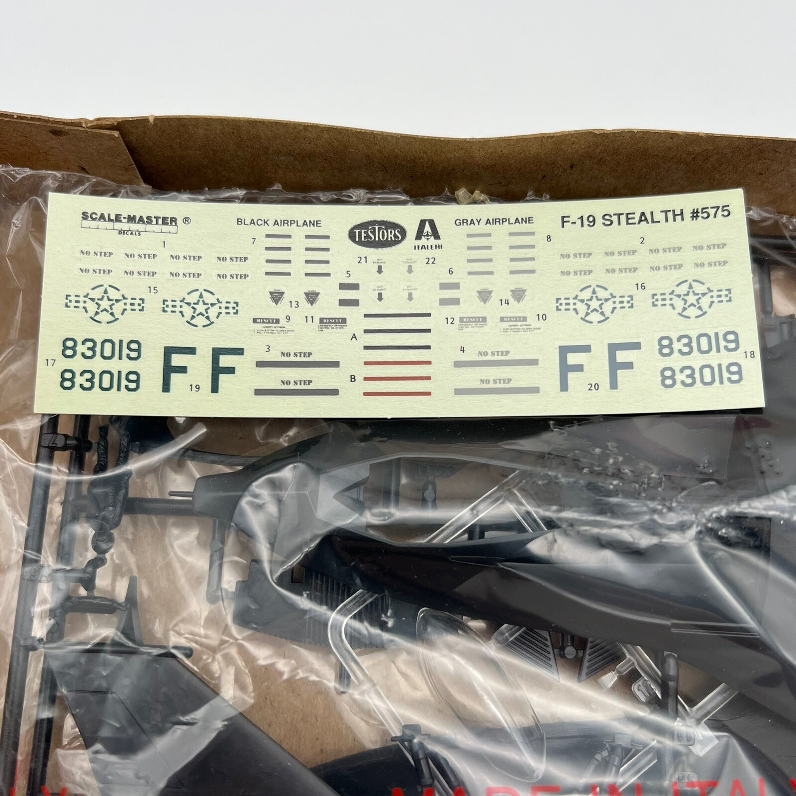 TESTOR F19 Stealth Fighter Model Kit 575 1/72 Scale NEW Open Box