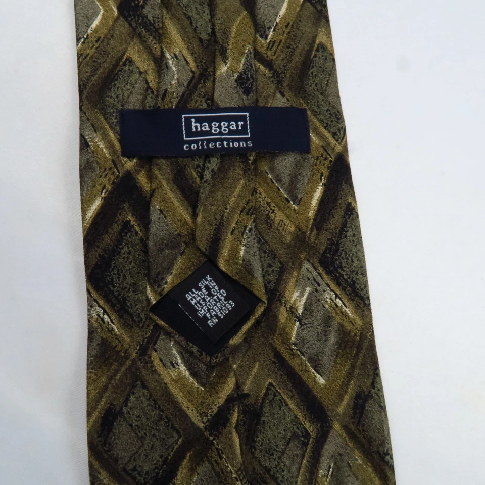 Corbata de cuello abstracta geométrica de diamantes marrones de la colección Haggar 56x4 clásica Foto 3 de 4