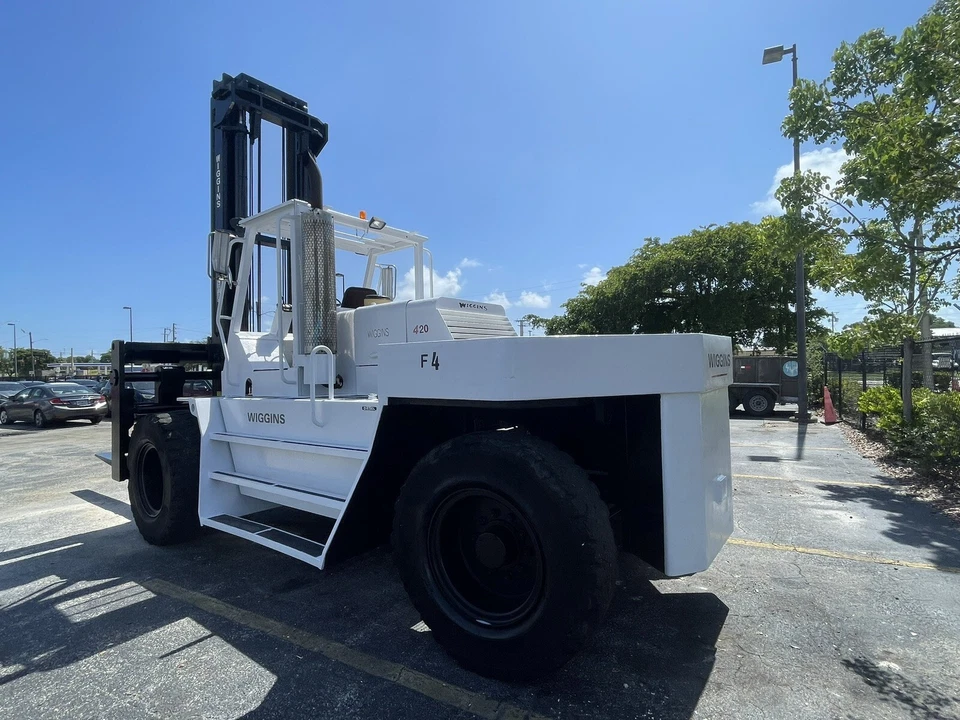 Carretilla elevadora Wiggins 420 YXL 42.000 libras de capacidad de elevación. Horas muy bajas año 2001 Foto 4 de 4