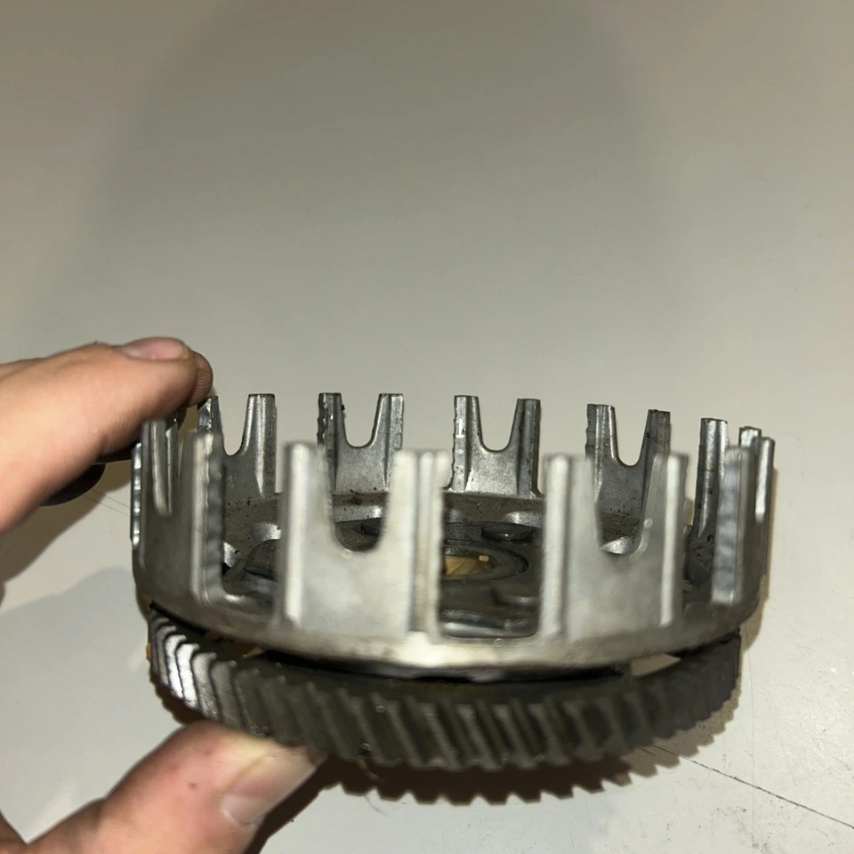 Yamaha YZ80 YZ 80 1984 cesta de embrague buje interior y exterior Foto 4 de 4