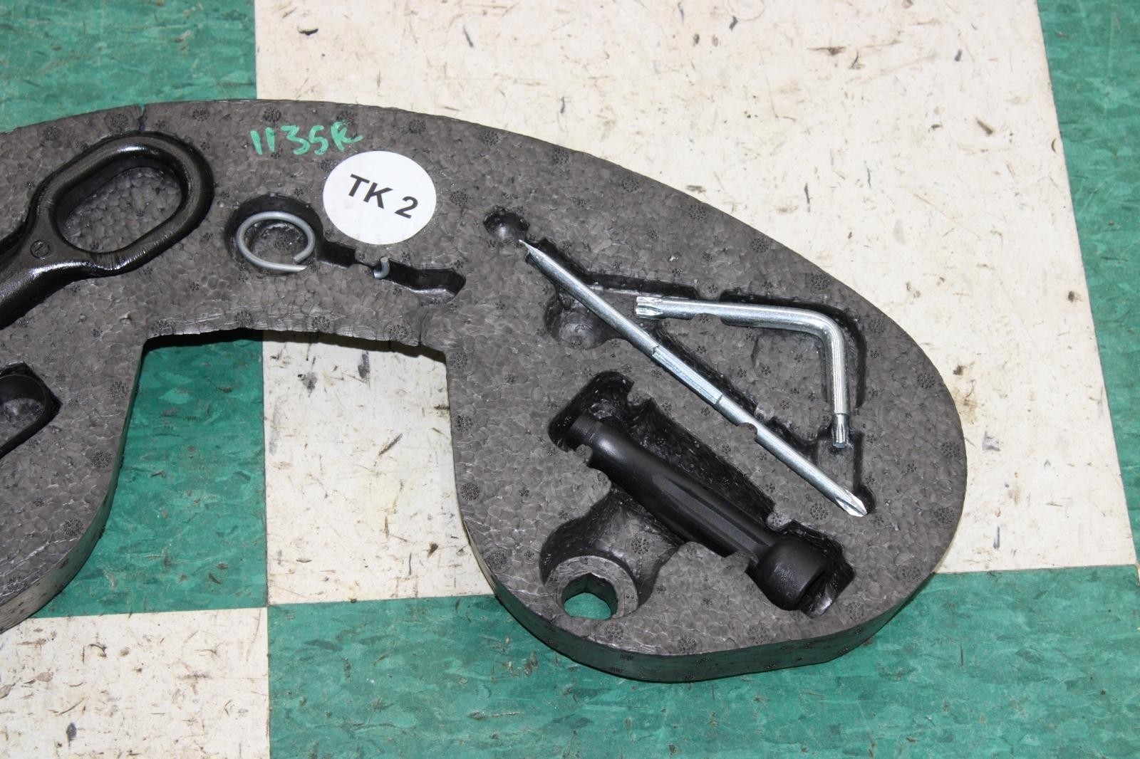 Bentley Flying Spur 2014-2019 Tool kit