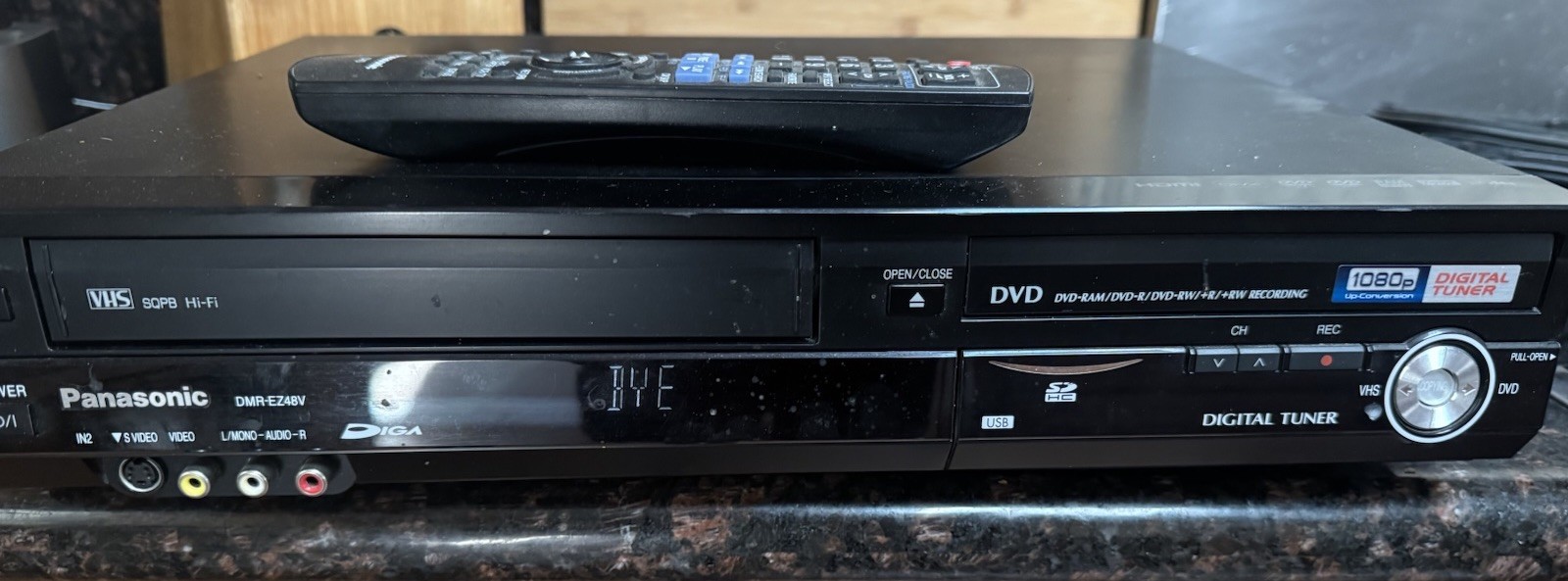 Panasonic DMR-EZ48V VHS DVD Combo Digital Tuner with Remote