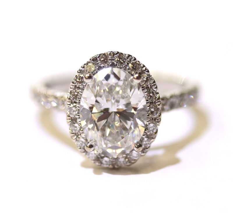 IGI 14K white gold 2.55ct VS2 D Lab Grown Oval halo Diamond engagement ring 3.1G
