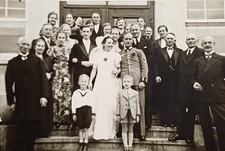 Hochzeit Kriegshochzeit Junge im Matrosenanzug Mann i Uniform Wehrmacht Foto