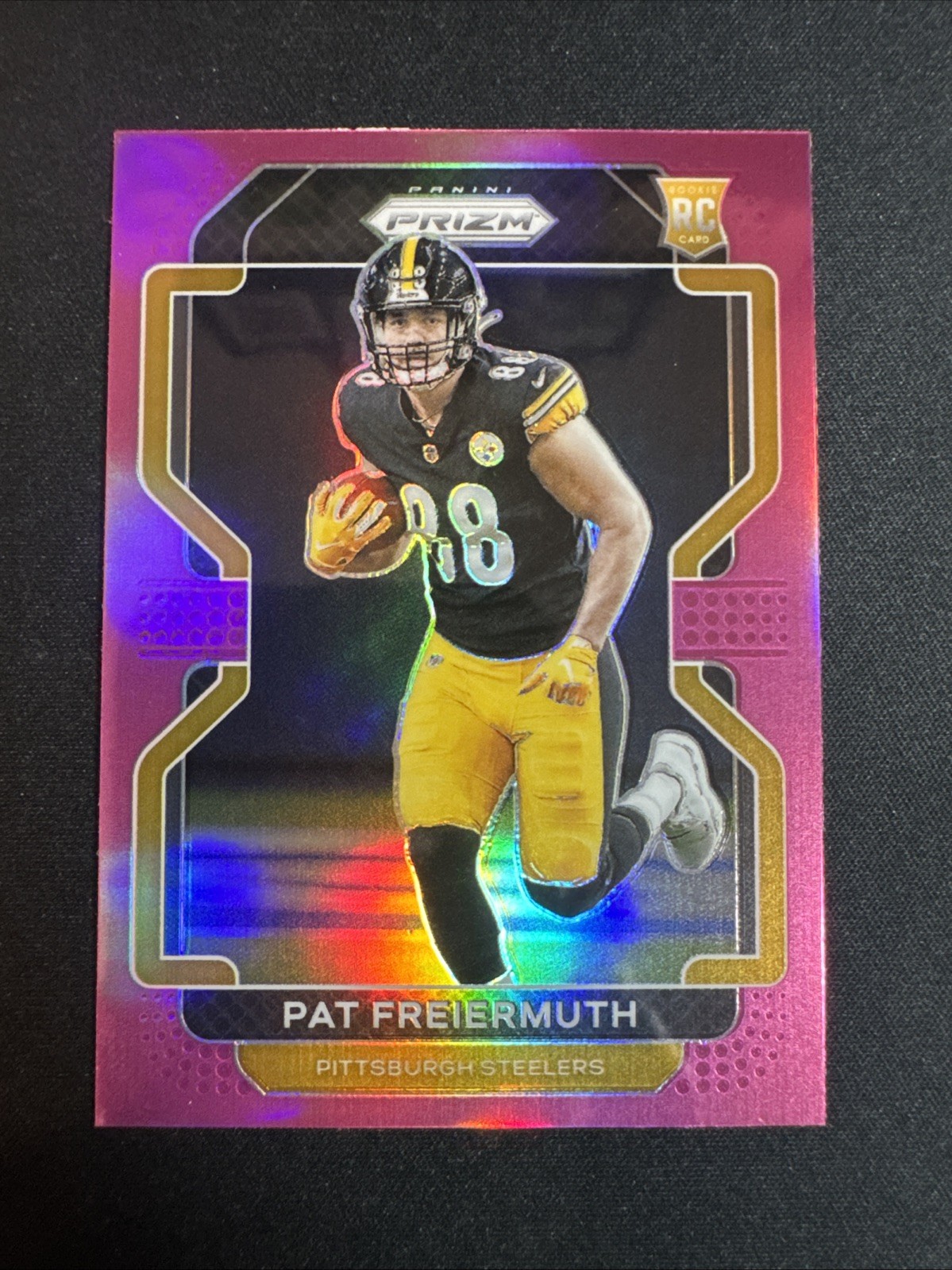 Pat Freiermuth 2021 Panini Prizm Pink Rookie RC #362 Pittsburgh Steelers SP