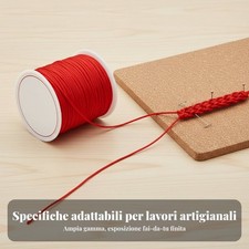 Cordoncino rosso intrecciato per bracciali DIY.