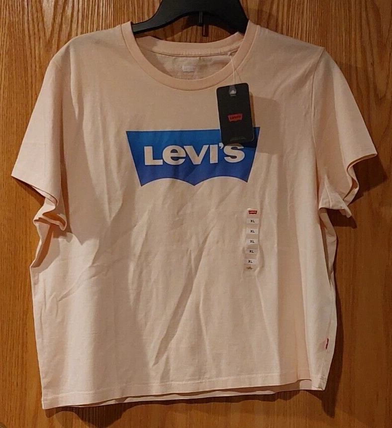 Cropped levis t shirt 2025