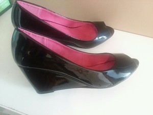 cl by laundry black wedge