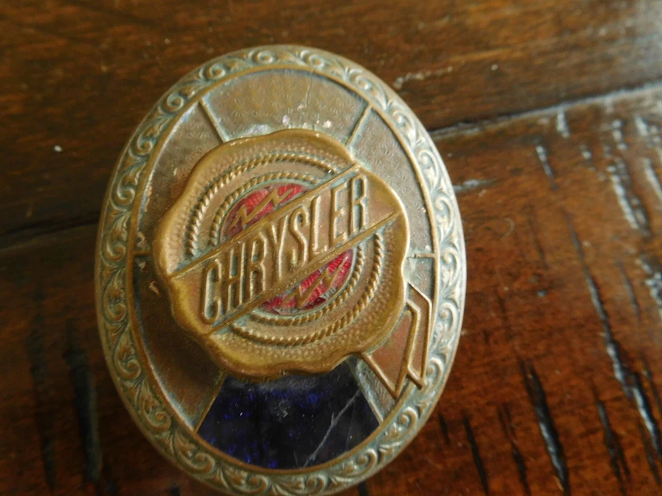 Chrysler 1928 emblema de radiador insignia Mopar 62 72 DPCD CORE Foto 3 de 4