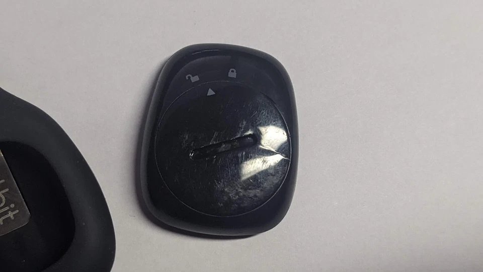 Fitbit Zip Wireless Activity Tracker in Black - Grade C - Image 4 of 4